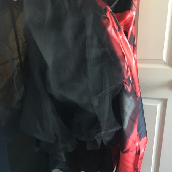 Tony Bowls Prom Dress - Picture 4 of 7